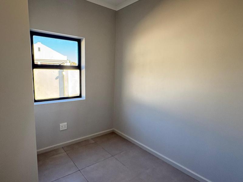 To Let 3 Bedroom Property for Rent in Capri Western Cape